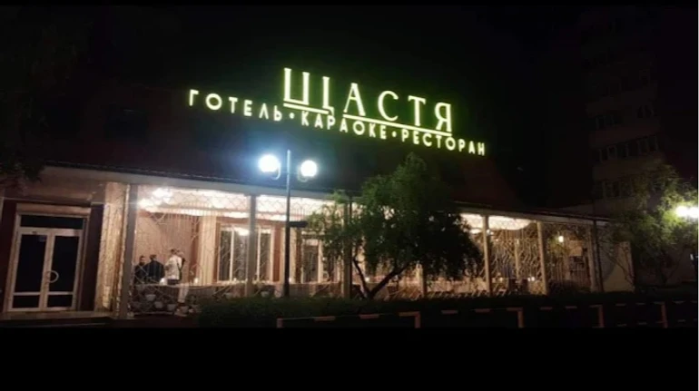 600 тисяч гривень штрафу: в Полтаві покарали готель, який ночами у караоке вмикав пісні росіян
