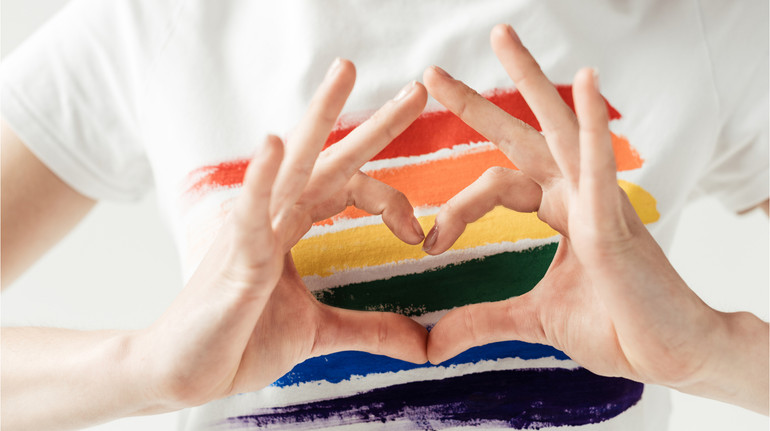 Понад 70% українців вважають, що ЛГБТ-люди повинні мати  рівні права – опитування