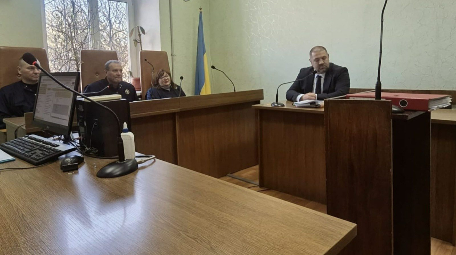 Бив, кидав, гасив недопалки об шкіру: на Кіровоградщині вітчим отримав довічне за вбивство немовляти