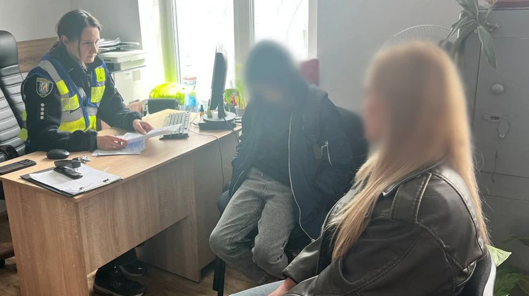 У Києві підліток нібито душив кота на відео: поліція каже про імітацію, та волонтери заперечують