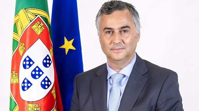 Провал цифровізації: у Португалії вимагають відставки міністра освіти через скандал з вступними іспитами