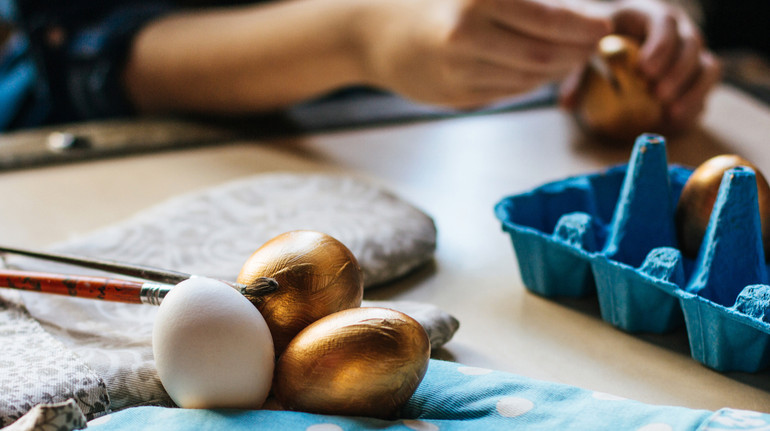 Крашанки власноруч: 10 ідей, як пофарбувати яйця на Великдень вдома