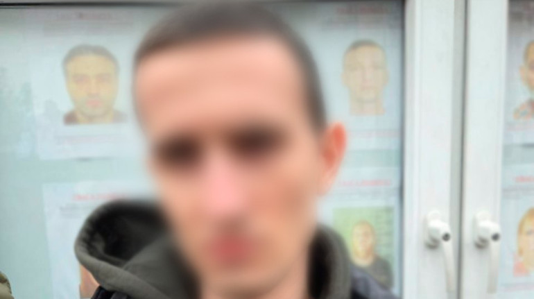 У Києві чоловік запросив 11-річну школярку погуляти в парку і зґвалтував: його затримали