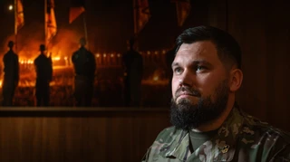 Бачу: Стівен Сігал іде дивитися на барак. А я ж раніше рівнявся на цього типа. Теракт в Оленівці у спогадах азовця Смерча
