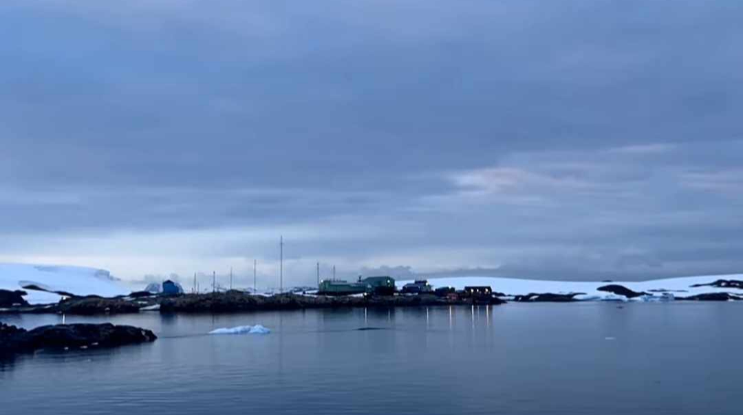 Ukrainian polar explorers showed a summer night in the Antarctic – News