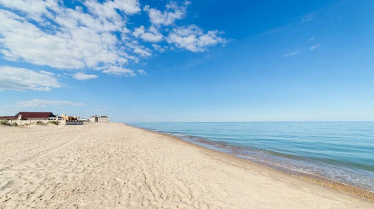 На Одещині 9-річну дитину на надувному матраці віднесло в море – ЗМІ