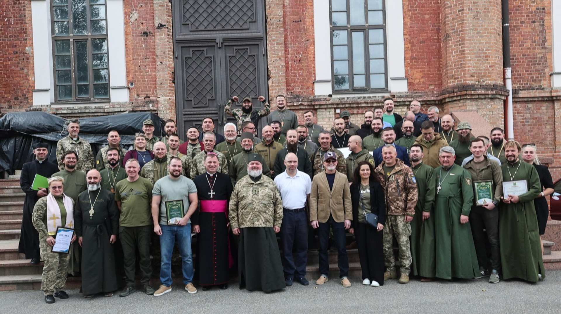 Коли нас ведуть капелани різних релігій, ми знаємо, що ми в Україні