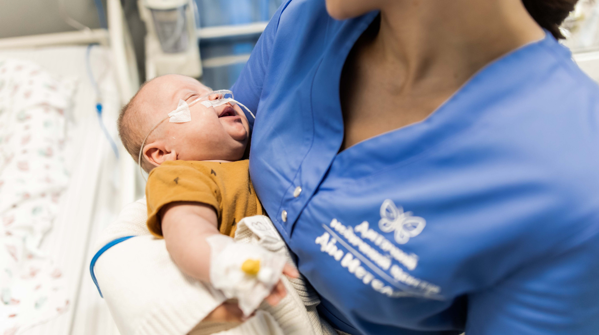 Тимурчик більше не сам: як із Сумщини евакуювали важкохворе немовля, від якого відмовилися батьки