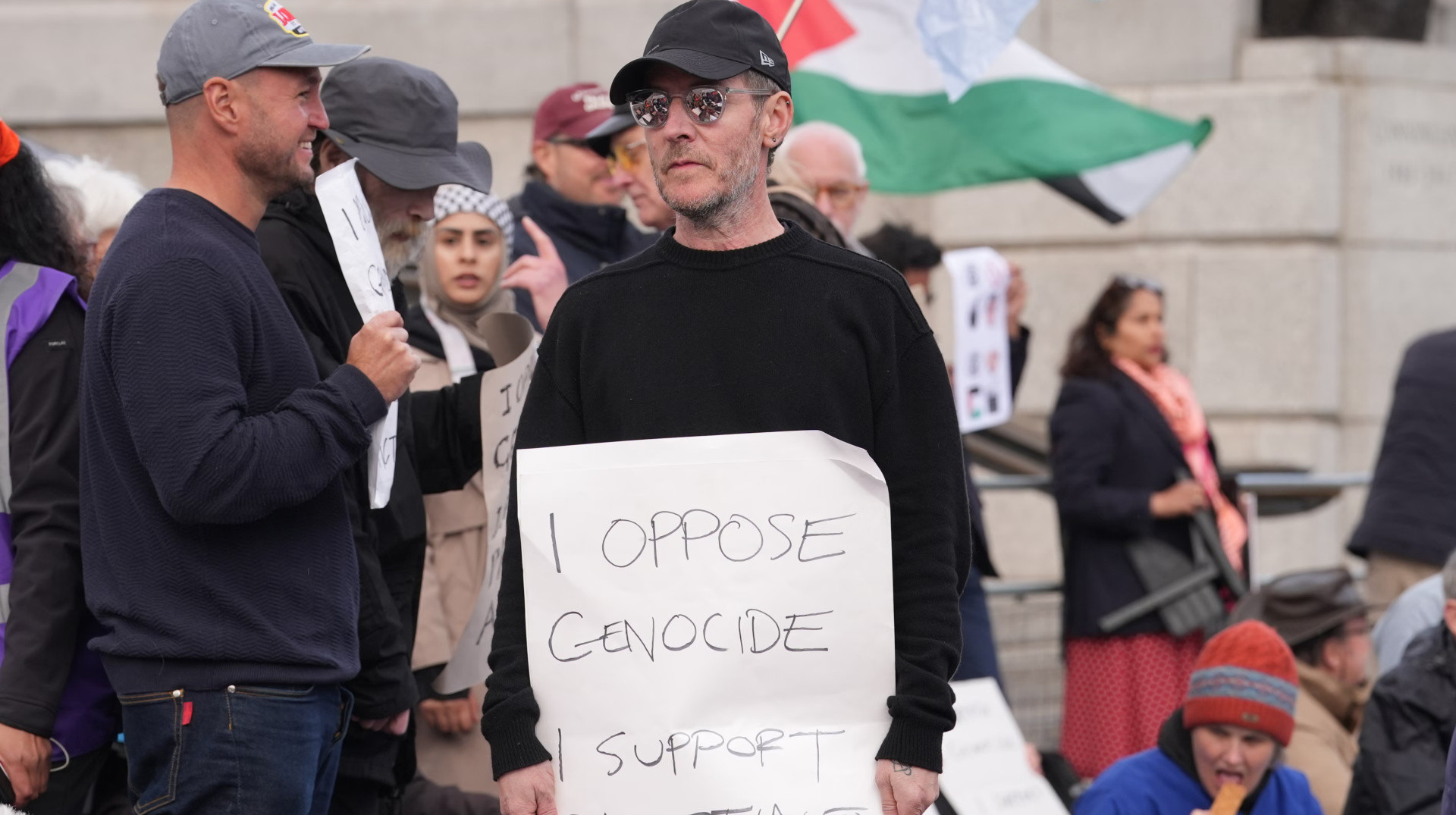 Лідера гурту Massive Attack заарештували на протесті на підтримку Палестини