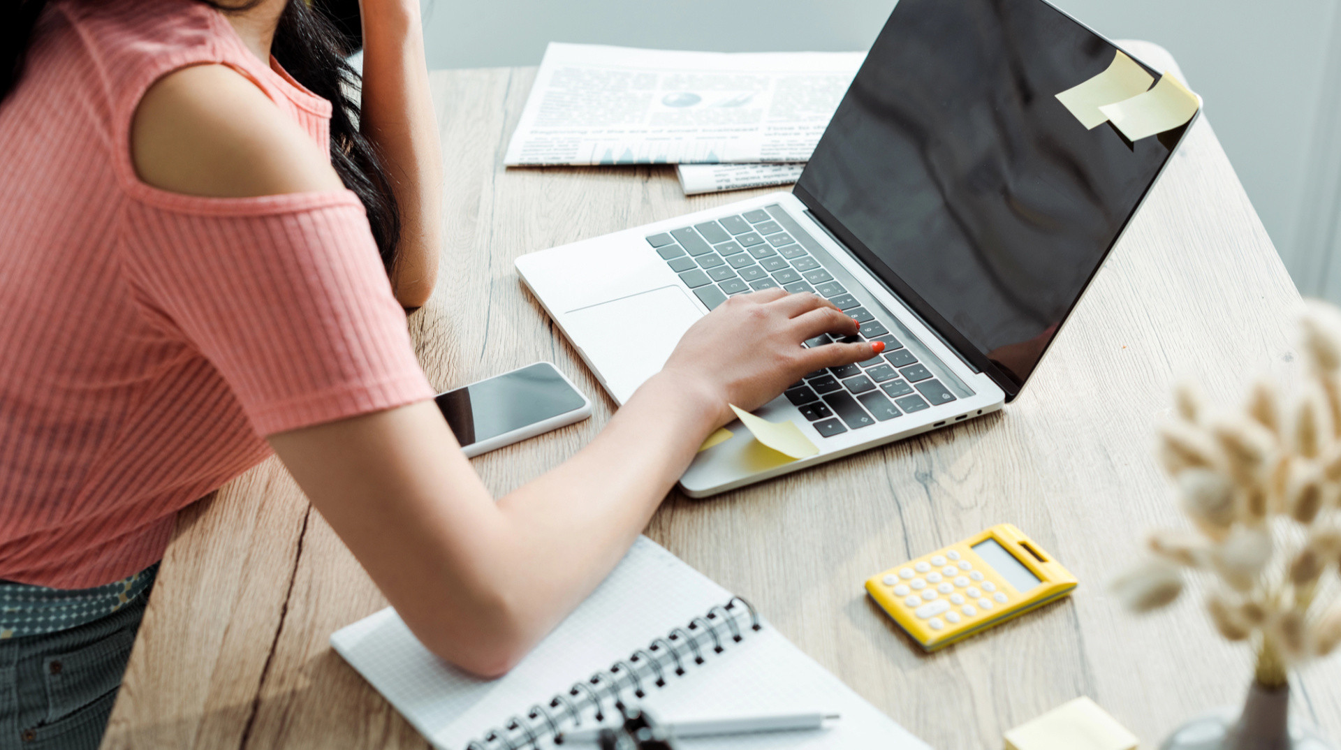 Молився, щоб дожити до ранку. 5 важливих текстів року від УП.Життя