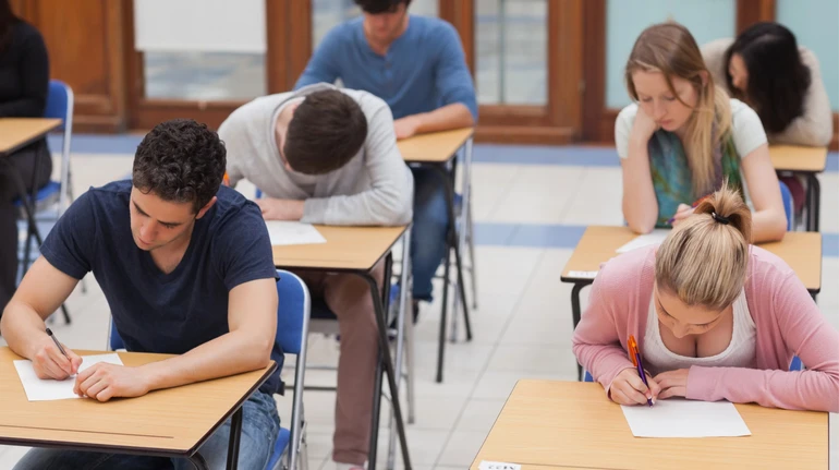 МОН дозволило вступати на магістратуру за минулорічним єдиним фаховим іспитом