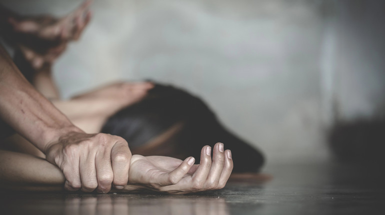 На Харківщині вітчима засудили за багаторічне ґвалтування падчерки: коли все почалося, дівчинці було 7