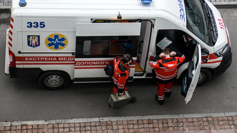 Київрада запровадила доплати медикам швидкої за роботу під час атак та повітряної тривоги