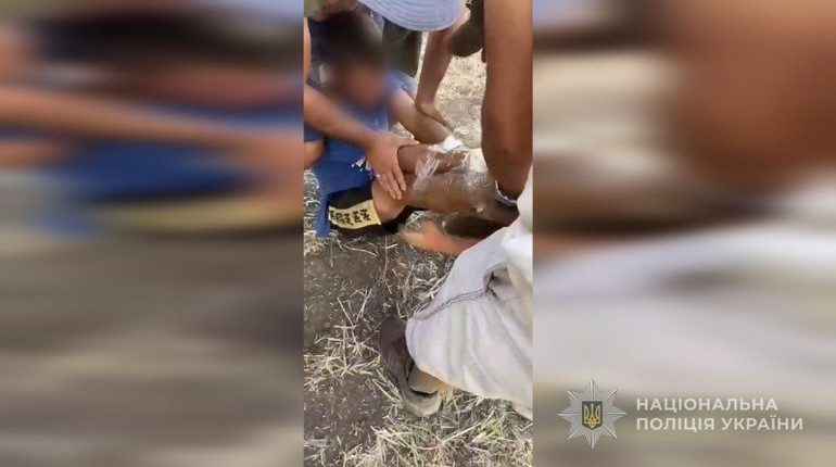 На Одещині група людей зв'язала підлітка і катувала на камеру: поліція веде розслідування