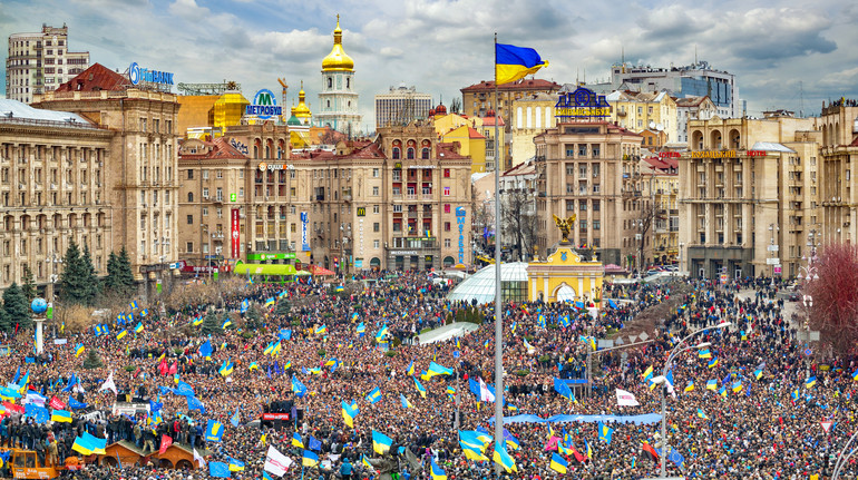 Ми почали боротьбу тоді, боремось досі: що пишуть українці про День Гідності та Свободи