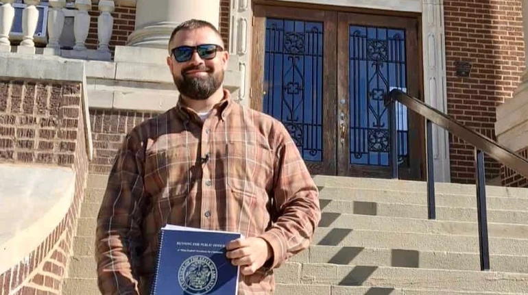 У США на посаду шерифа балотується батько, який убив чоловіка, що домагався його 13-річної доньки