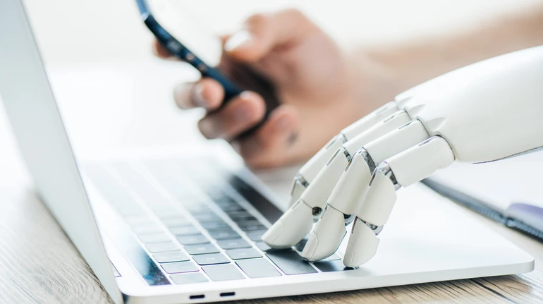 В Україні запустили безплатні курси з ШІ для школярів і вчителів