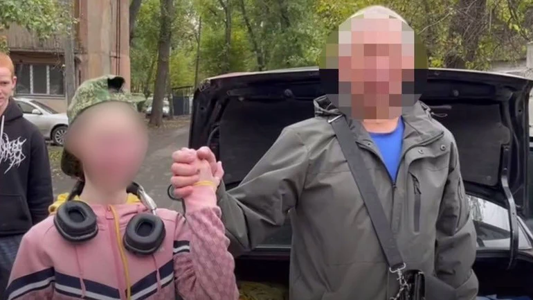 Віддали дядьку в РФ: росіяни викрали з Костянтинівки 10-річну дівчинку, чия мама загинула