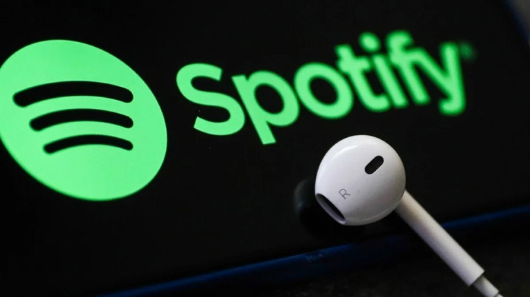 Зі Spotify зникли пісні російських співаків-пропагандистів