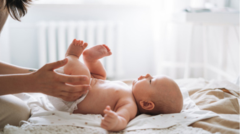Що відомо про перших у світі генетично відредагованих немовлят і їхнього творця