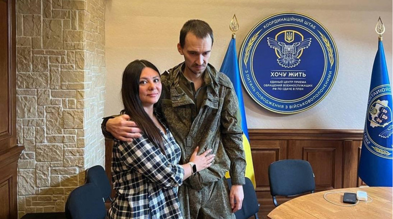 Обмін полоненими: в Росію повернули окупанта, по якого в Україну приїжджала дружина