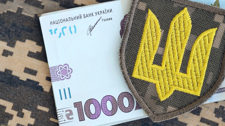 У яких випадках військові втрачають право на виплату заробітної плати? Пояснення адвоката