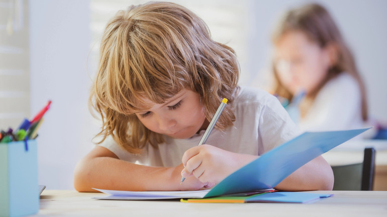 Чи справді учням початкової школи зменшать кількість годин для вивчення української мови? Пояснення МОН