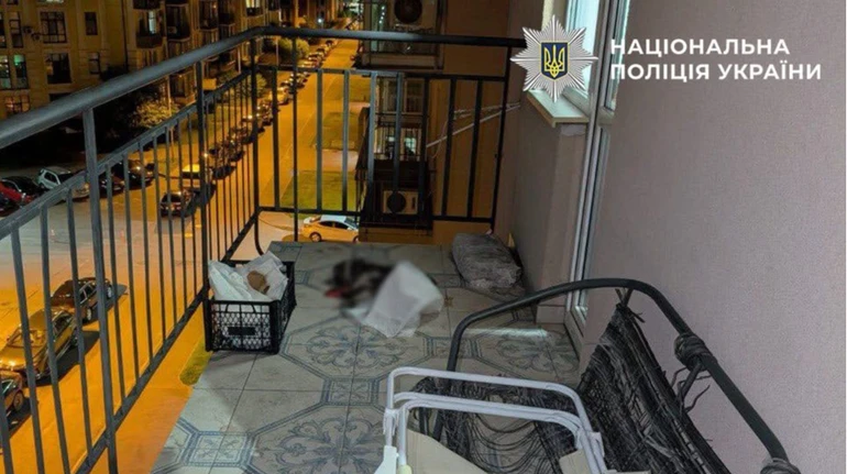 У Києві оголосили підозру чоловікові, який у спеку залишив собаку зачиненим на балконі