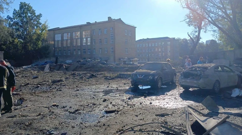 У Києві тимчасово призупинили роботу Центру дитячої медицини, який зазнав руйнувань через атаку РФ