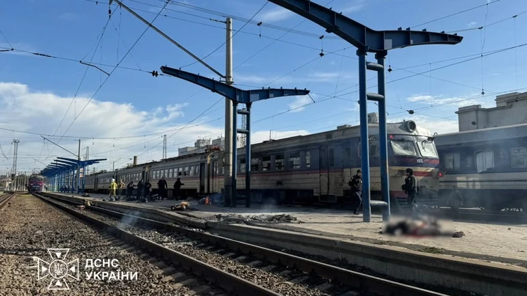 Десятки вхідних отворів від уламків: що відомо про стан поранених через удар по вокзалу в Дніпрі