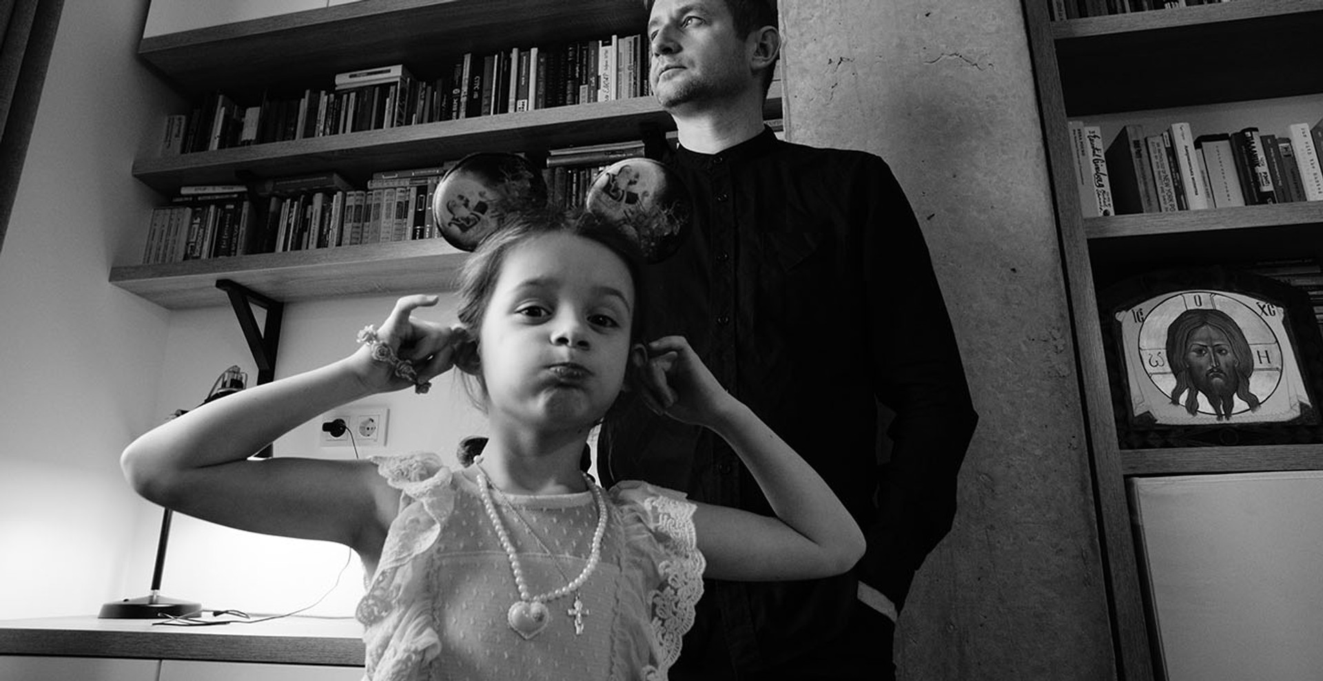Книжки, Кайдаші, Середні віки: як письменник Сергій Жадан з донькою карантинять