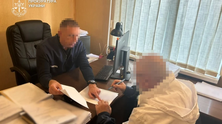На Дніпропетровщині чоловік вистрілив у 13-річного хлопця через звук мопеда: дитина в лікарні