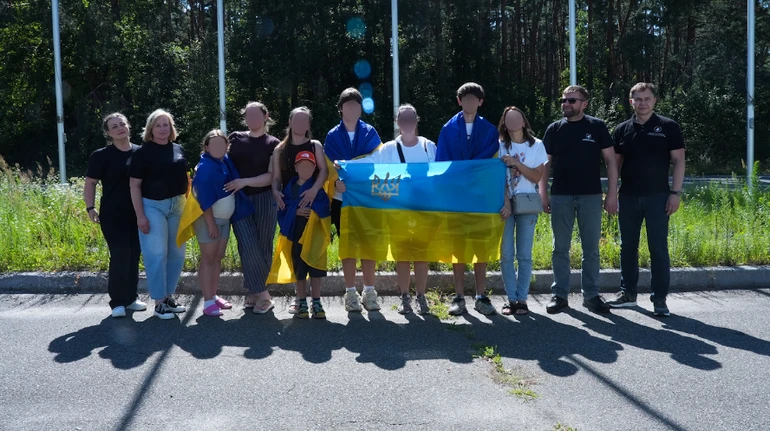 За сприяння Меланії Трамп з окупації повернули 4 дітей – вони вже в Україні