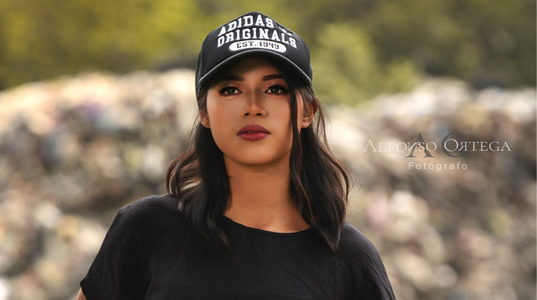 У Мексиці на свято до підлітки не прийшли гості: небайдужі організували їй масштабну вечірку на стадіоні