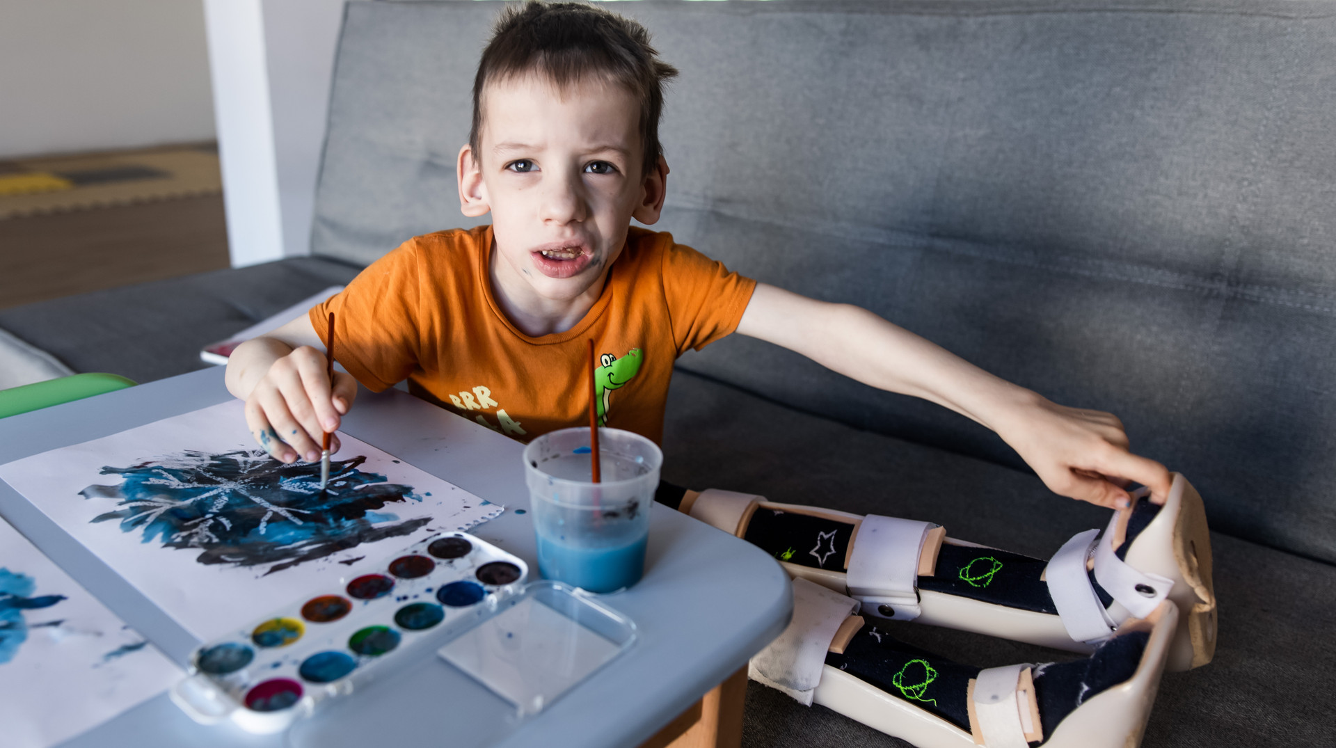 Дайте йому тіло, що не підведе – решту він зробить сам: історія восьмирічного Вані, що бореться з важкою хворобою за мрію бігати й стрибати