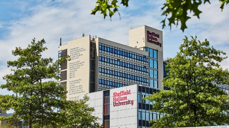 У Британії університет припинив дослідження про примусову працю меншини уйгурів через тиск Китаю