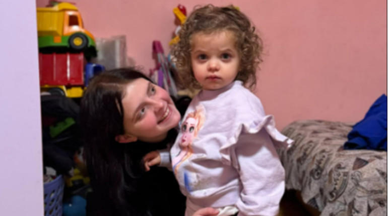 Як 17-річній сироті, що завагітніла в евакуації в Туреччину, повернули доньку? Розповідь адвокатки