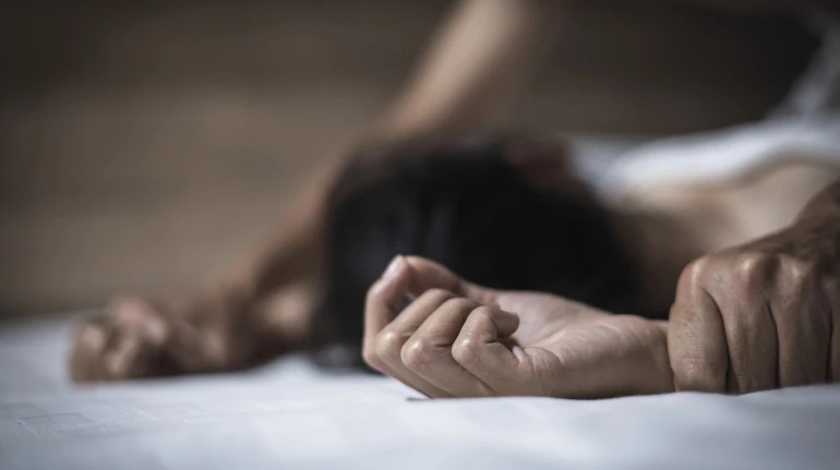 На Київщині до 15 років ув'язнення засудили чоловіка, який ґвалтував онуку своєї співмешканки