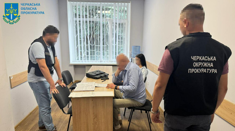 Програла в казино мільйон гривень на поїздку дітей до Грузії: у Черкасах тренерці танців оголосили підозру