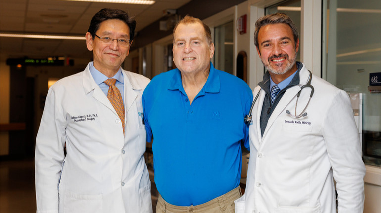 Міг готувати й гуляти із собакою: у США чоловік прожив зі ниркою свині рекордні 271 день, та орган видалили