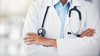 Майже 70% медичних ліцензій належать лікарям, що працюють самостійно: найбільше – стоматологам