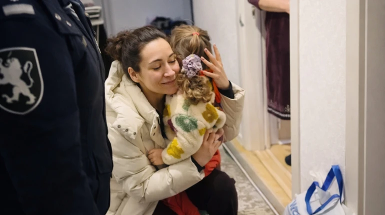 Жила в антисанітарії у чужих людей: що відомо про викрадення 3-річної дитини, яку знайшли в Молдові