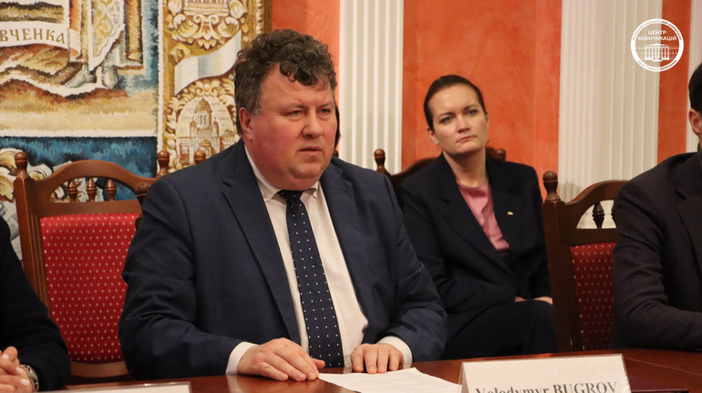 Спершу вирок, потім – звільнення: Зеленський відповів на петицію щодо розірвання контракту з ректором КНУ