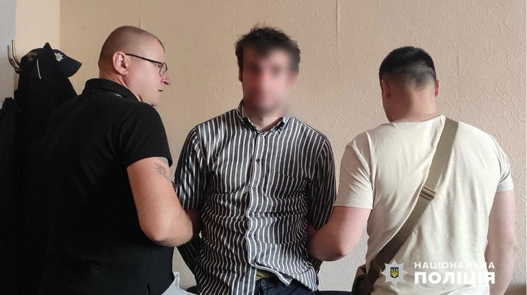 У Дніпрі затримали чоловіка, який бив і кидався на жінок: йому призначили психологічну експертизу