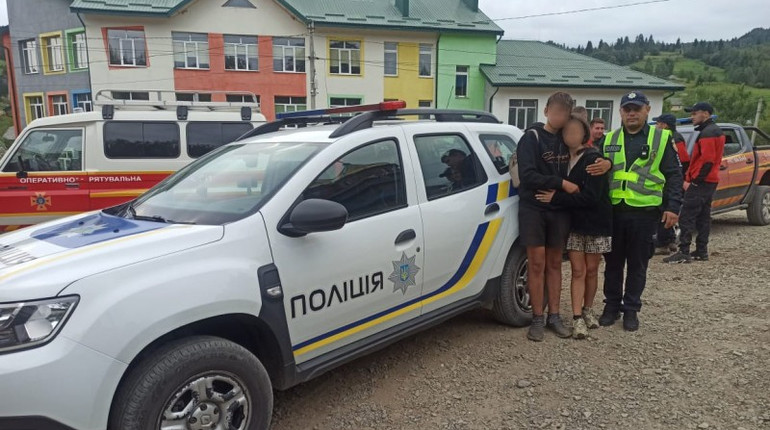 Хлопця та дівчину з Львівщини, які зникли 5 днів тому, знайшли у лісі на горі