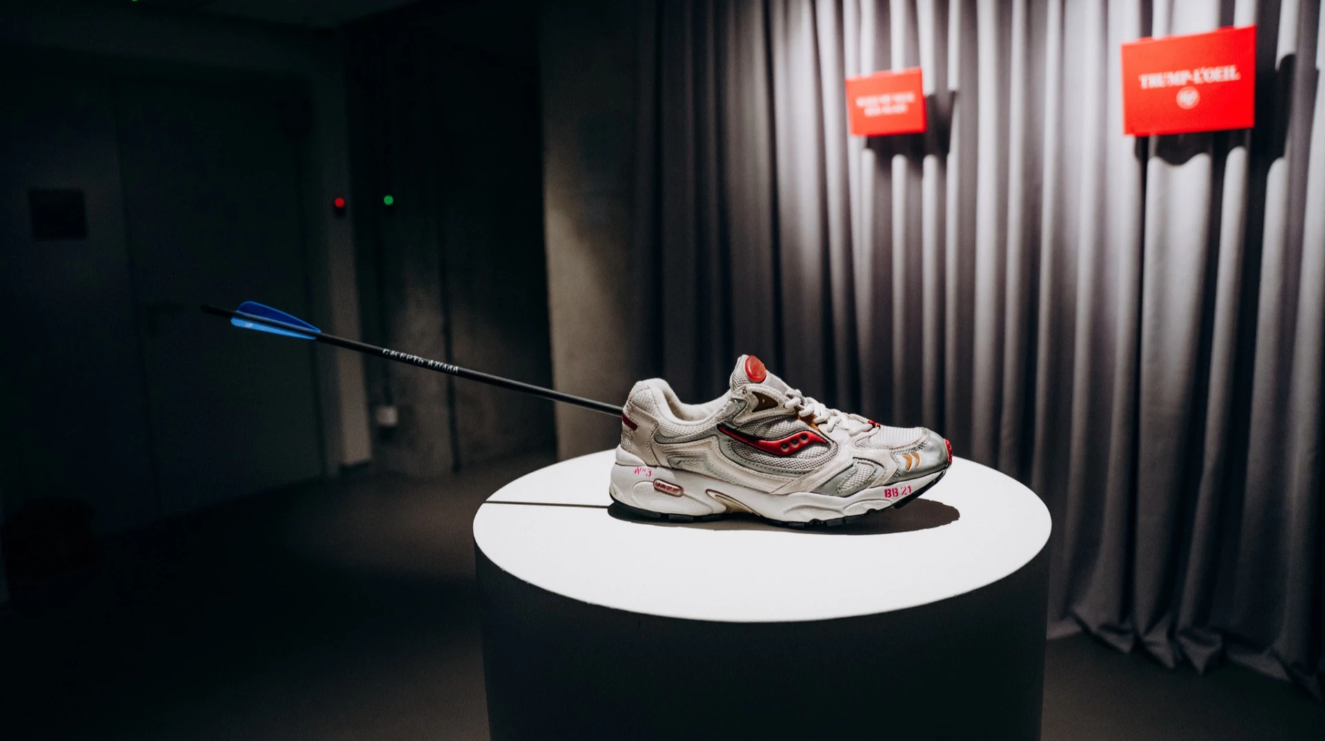 Самотність художників і самотність глядачів: виставка Дивлячись у розриви IV у Jam Factory Art Center