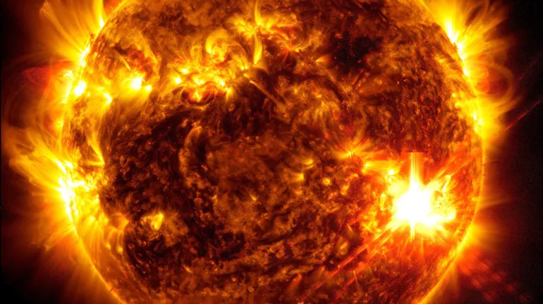 Вчені виявили, що частини спалахів на Сонці на десятки мільйонів градусів гарячіші, ніж вважалося досі