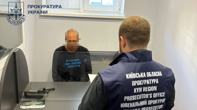 Увірвався до дитячої кімнати через вікно: в Бучі чоловік намагався зґвалтувати 8-річну дівчинку