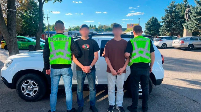 У Києві чоловік через ревнощі підпалив авто нового обранця колишньої: йому допоміг 17-річний син