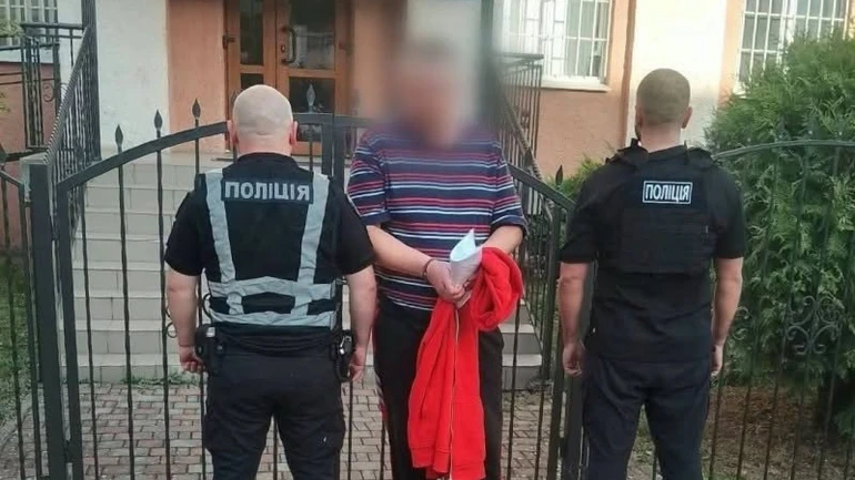 На Закарпатті вихователя дитбудинку сімейного типу підозрюють у секс-насиллі щодо 17-річної дівчини